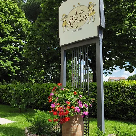 Raffaello Park 3* Asís